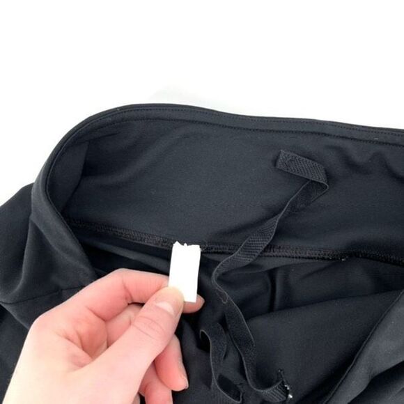 Under Armour Running Capris Small
Reflective mesh womens crop - Picture 6 of 15